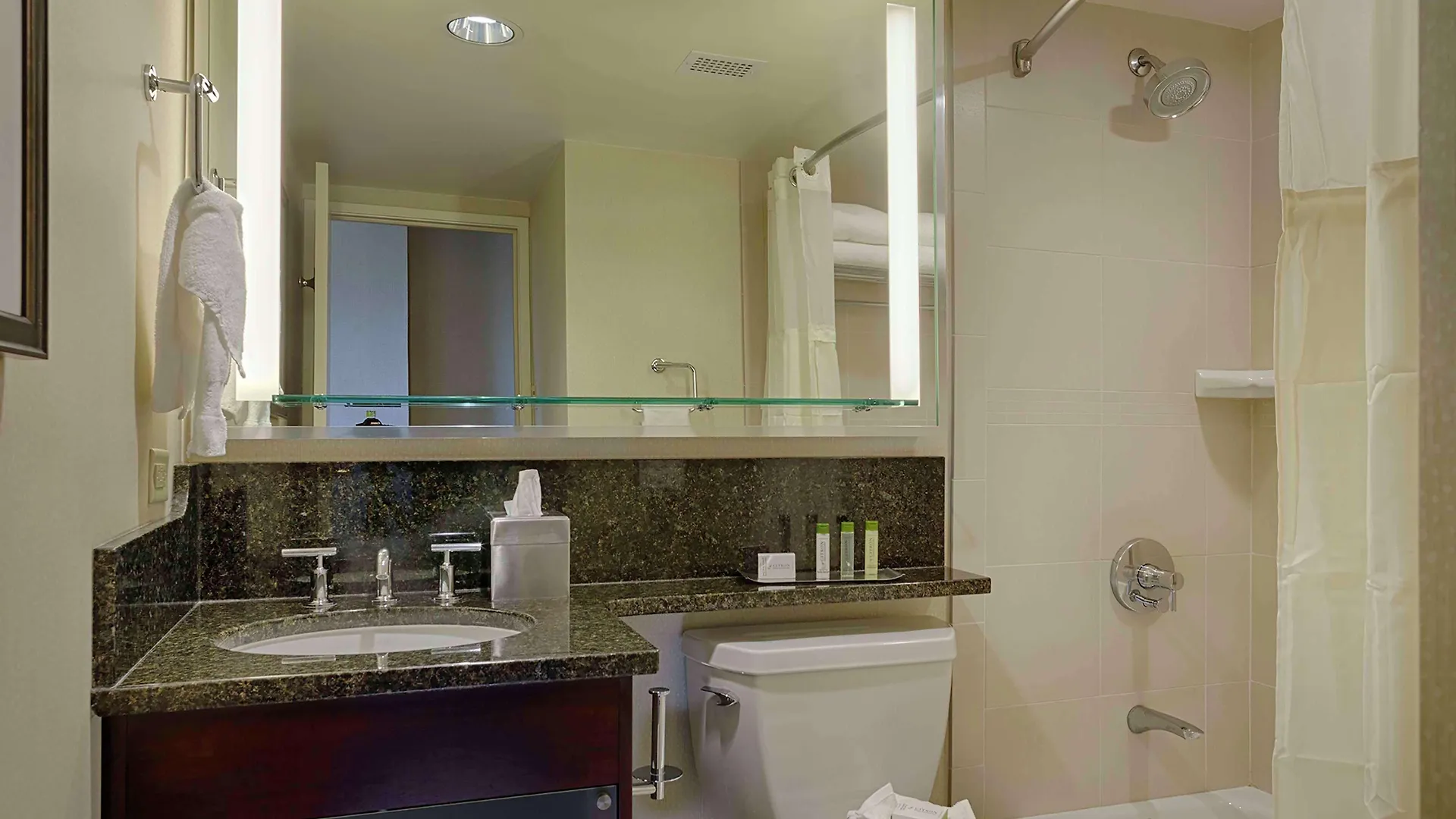 Doubletree By Hilton Hotel Denver