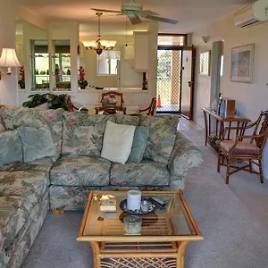 Menehune Shores 402 Apartment Kihei